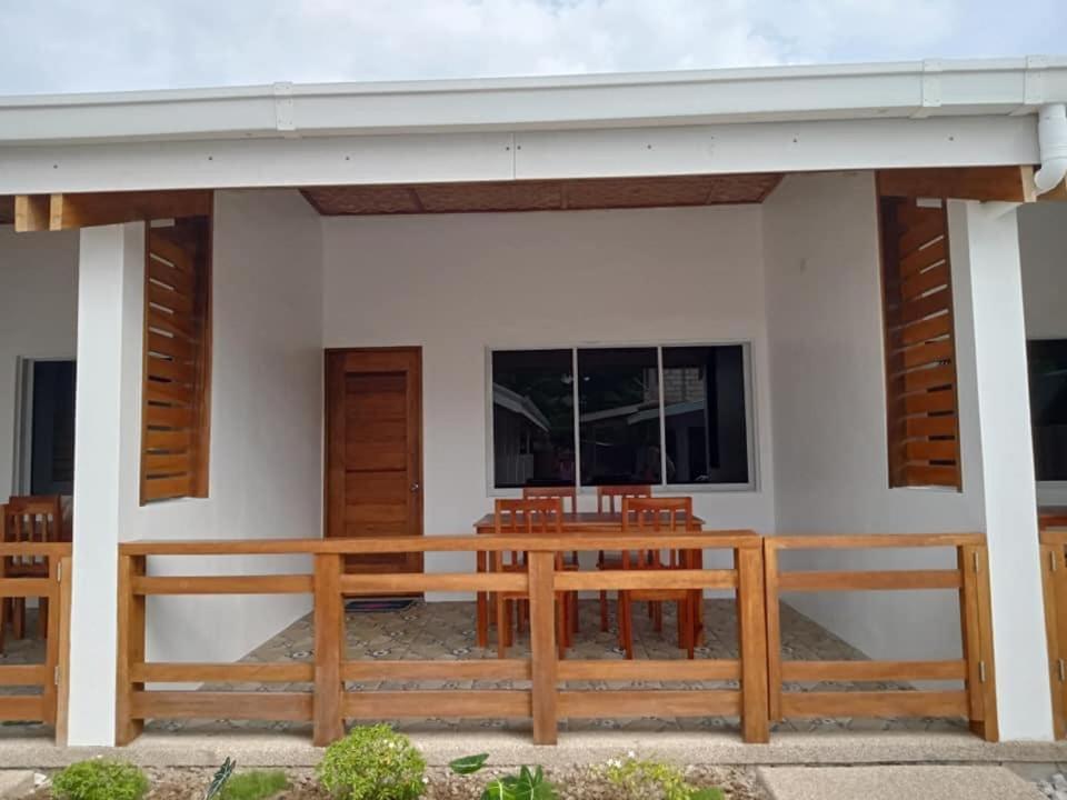 Badi'S Place Moalboal Exterior photo